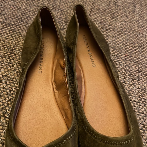 NWOT Lucky Brand Olive Emmie Ballet Flats Size 9.  Never Worn - Picture 3 of 5